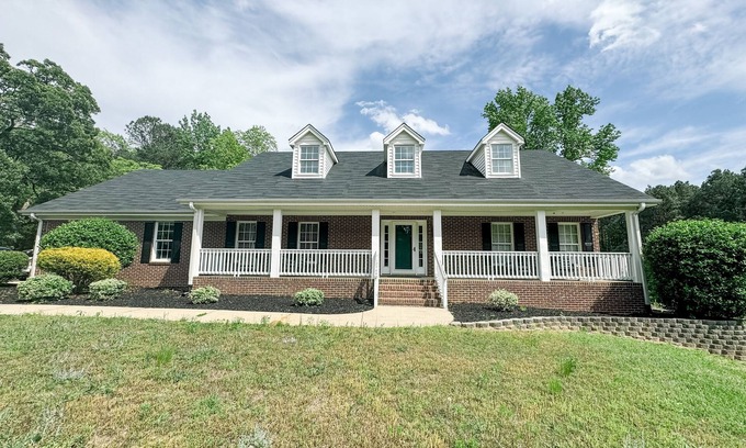 Sanford House | Stunning Sanford home with privacy and a beautiful view.