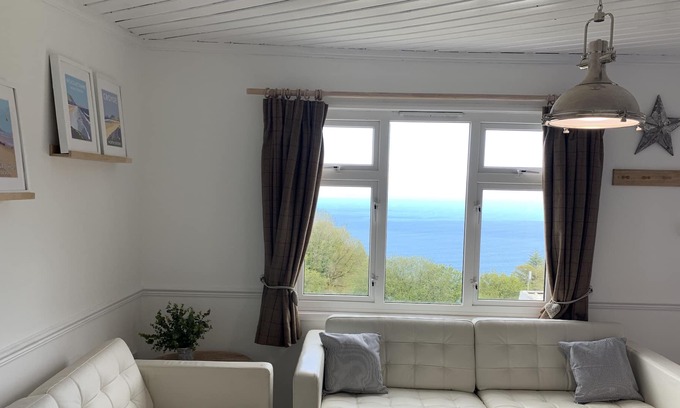 Bucks Cross Ski Chalet | Stunning Sea Views on North Devons Glorious Coastline. Dog Friendly & SW Path