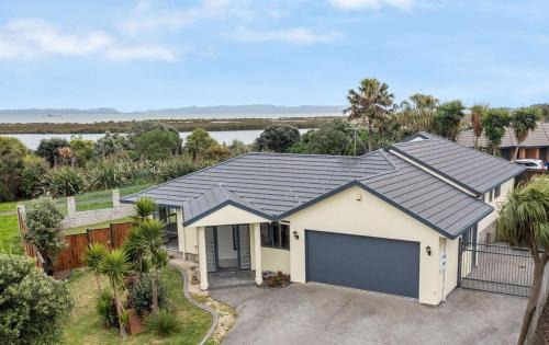 Manurewa House | Stunning Sea View Home Very near to AKL Airport