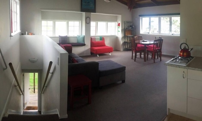 Tryphena Apartment | Stunning sea views from this loft appartment
