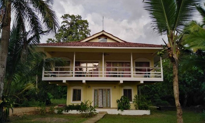 Big Creek House | STUNNING SPACIOUS 4 BDRM 2 BA BEACH HOUSE