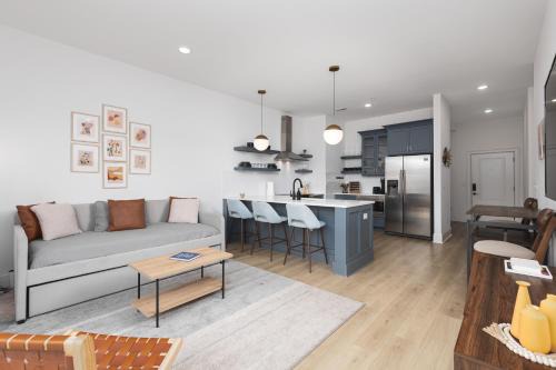 Cleveland Park Apartment | Stunning Spacious 6 Beds, 2 Bedroom in Walkable Area