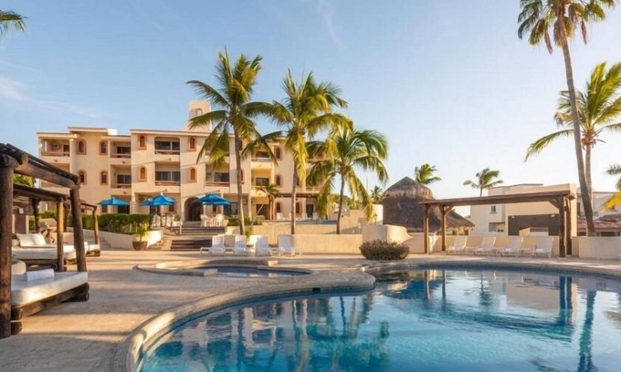 Campo de Golf Fonatur Hotel | Stunning Studio Steps to Punta Sur Golf Course