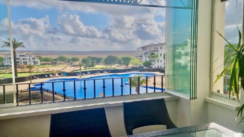 Jeronimo y Avileses y Balsicas de Arriba Apartment | Stunning sunlight apartment with a pool view