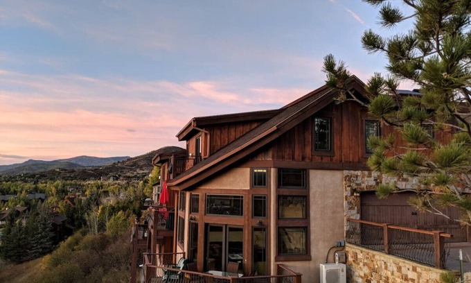 Steamboat Springs Ski Chalet | Stunning sunsets, mountain views, and minutes to the mountain.