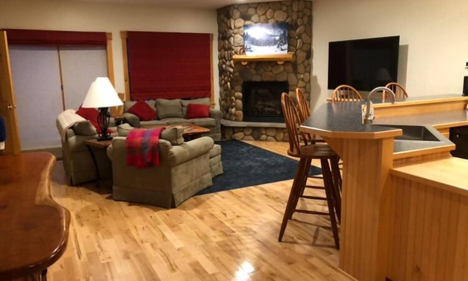 Carrabassett Valley Condo | Stunning Timbers ski-in/ski-out, above the base lodge and SuperQuad