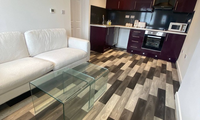 Truro Apartment | Stunning Truro 1-bed - Sleeps 2 & Parking