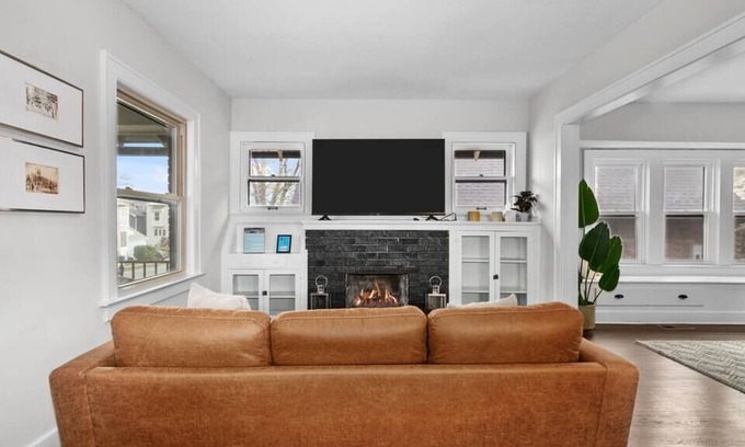 Plaza Westport House | Stunning Urban Oasis Walk to Nearby Attractions!