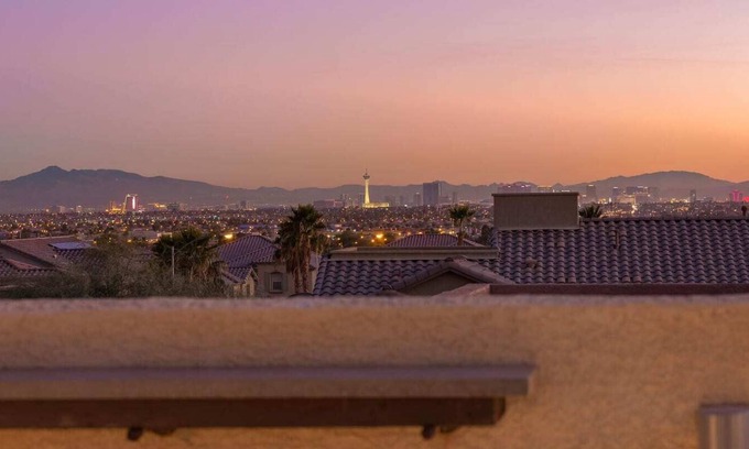 North Las Vegas House | Stunning Vegas Skyline View, Rooftop Deck - 4B/3B