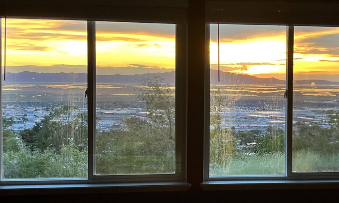 North Salt Lake House | Stunning Views Spacious Lux Property convenient to Downtown Airport