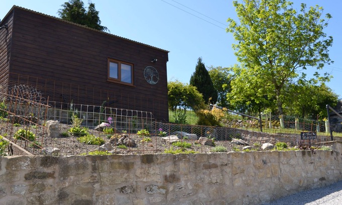 Horton in Ribblesdale Cabin | Stunning views Yorkshire Dales 3 Peaks | 10miles from Settle | The Warren Lodge