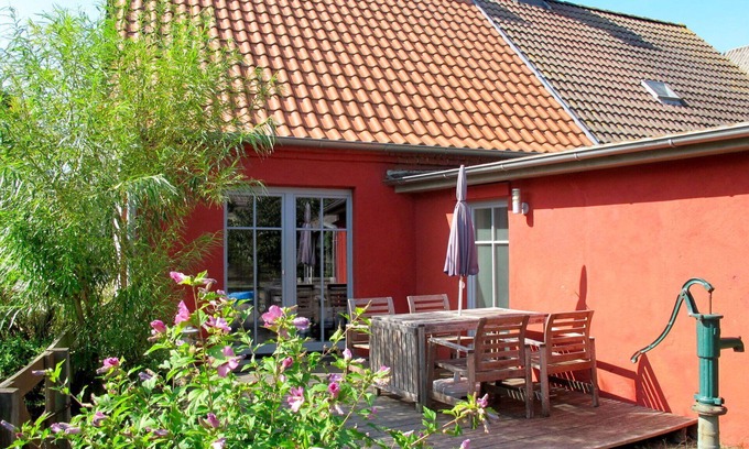 Leopoldshagen House | Stunning villa for 5 people with TV, terrace and pets allowed