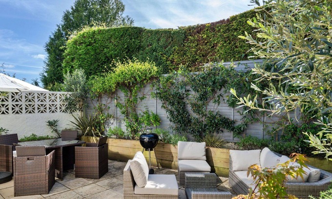 Stoke Gabriel House | Stunning villa for 4 people with WIFI and pets allowed