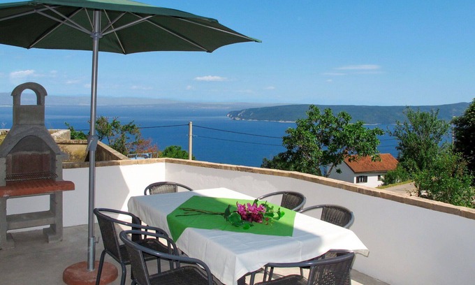 Sveta Jelena House | Stunning villa for 6 people with WIFI, A/C, TV, terrace, pets allowed and parking