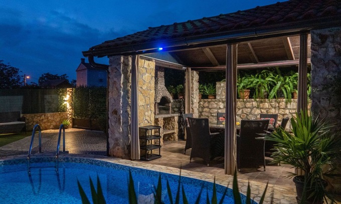 Polje House | Stunning villa with private pool, hot tub, WIFI, A/C, TV, terrace, pets allowed and parking
