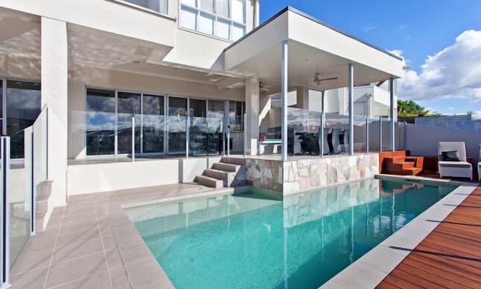 Biggera Waters House | Stunning Waterfront South Quay-FREE UNLIMITED WIFI