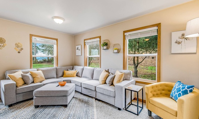 Camano Island House | Stunning waterfront getaway with firepit, woodstove, & scenic deck