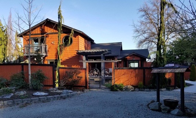 Camano Island House | Stunning Waterfront Home on 2+ Landscaped Acres! The BEST location on Camano!