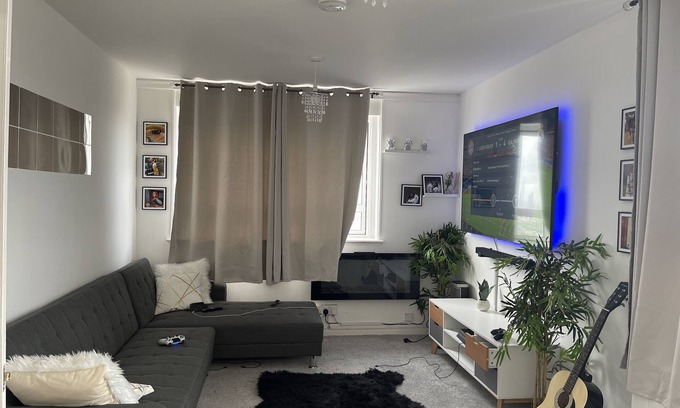 New Cross Apartment | Stunning Welcoming Cosy Apartment in London