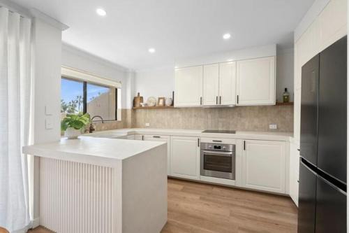 Mermaid Waters Apartment | Stunningly renovated 2 bed apartment