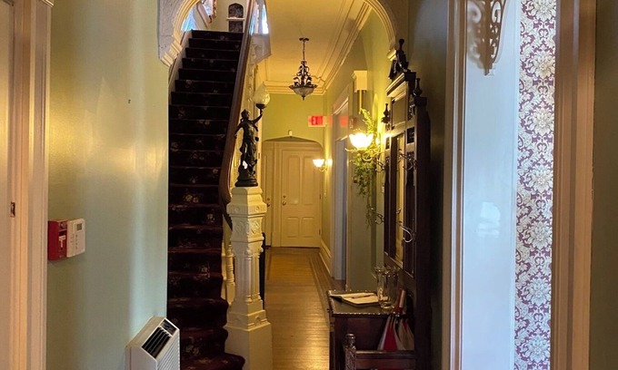 East Liverpool Bed & Breakfast | Sturgis House