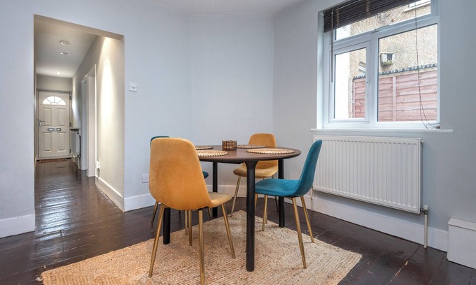 Tooting Apartment | Stylish 1-Bed with Private Entrance & Garden