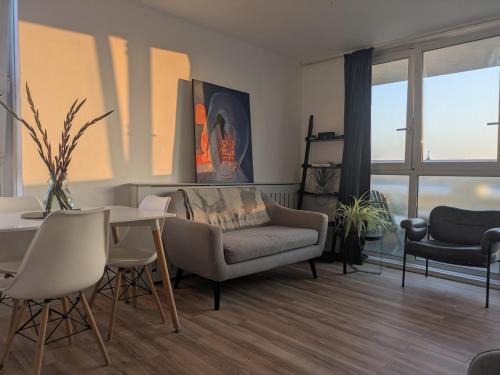 St Luke's Apartment | Stylish 1 Bedroom Flat in Old Street