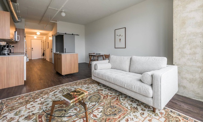 Eisenhower East Apartment | Stylish 1BR at The Foundry w/ Concierge + Lounge