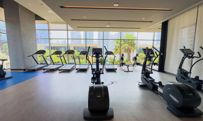 Dubai Marina Apartment | Stylish 1BR Hotel Apartment Overlooking the Marina