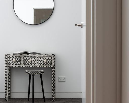 Coogee Apartment | Stylish 2-Bed Apartment with BBQ Patio Near Beach