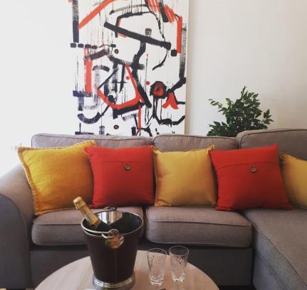 Windermere Apartment | Stylish 2 bed on Florida Rd Amazing location!
