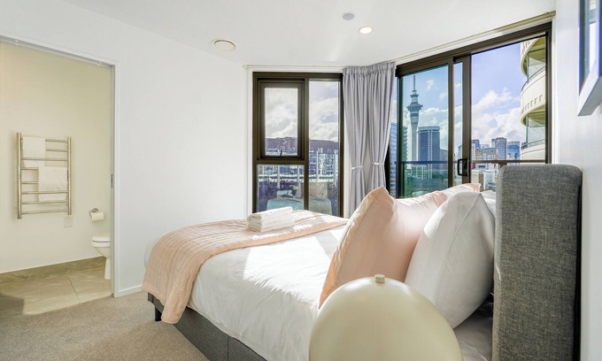 Newton Apartment | Stylish 2-Bedroom Apartment in Central Auckland