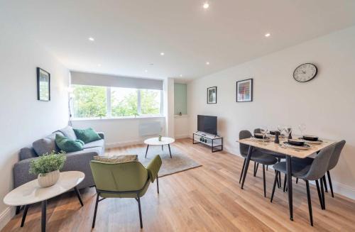 Gravesend Apartment | Stylish 2BR Apartment at Trinity Point Gravesend