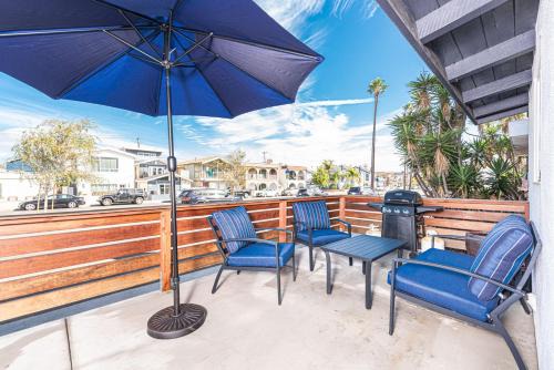 Balboa Peninsula House | Stylish 2Br Cottage W Large Patio One House From Beach By Beachview Rentals