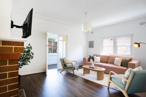Glebe House | Stylish 2BR Home in Glebe with Private Garden, BBQ & Parking