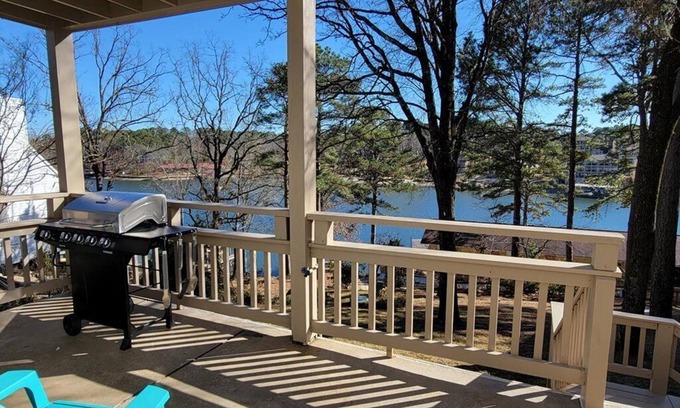 Lake Hamilton Cottage | Stylish 3/2 Home Boat Slip Lake Access Lake View! King Beds Central Loc