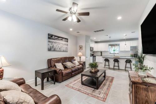 Northside Ski Chalet | Stylish 3 BDR House 5 miles to Downtown!