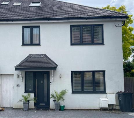 London Borough of Bromley Apartment | Stylish 3-Bed Executive Home Chislehurst, BR7