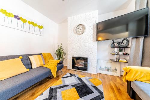 Chatham Apartment | Stylish 3-bed Terraced House with Wi-Fi