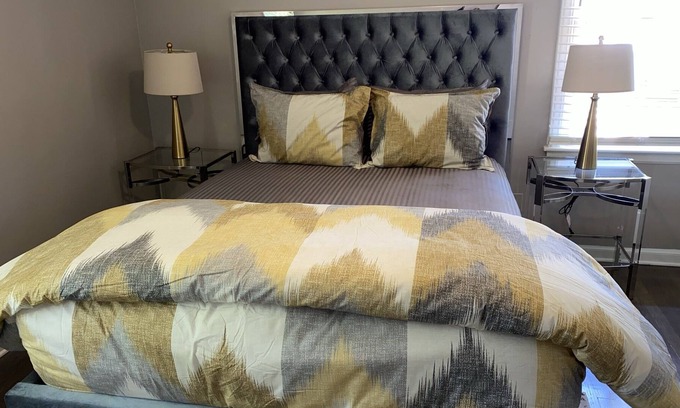 Jefferson Park House | Stylish 3 Bedroom home just mins from ATL Airport!