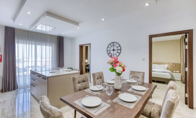 St. Andrew's Apartment | β¨ Stylish 3-bedroom in Swieqi π²πΉ β just minutes from beaches, restaurants & nightlife ππ΄πΆ. Your perfect Malta getaway awaits! π΄βοΈ