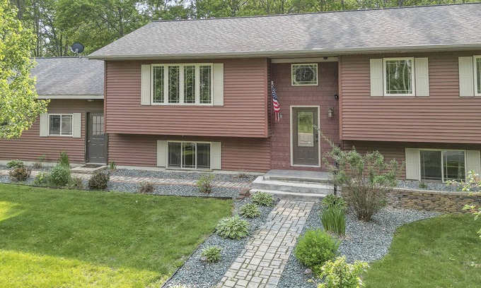 Mosinee Apartment | Stylish 3-Bedroom Lower-Level Getaway with Private Entrance & Modern Comforts