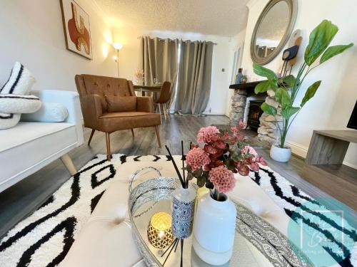 St Helens Apartment | Stylish 3-Bedroom St Helens Home with Parking & Wi-Fi