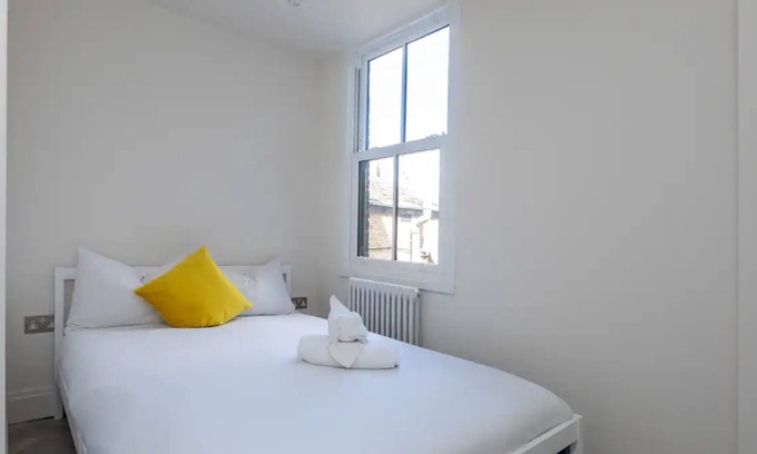 Homerton Apartment | Stylish 3BD Maisonette with Garden in Homerton