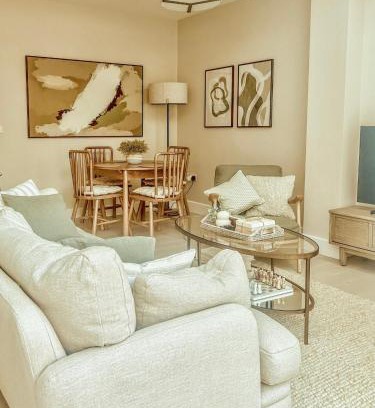 Winchester House | Stylish 3BD Townhouse in Central Winchester