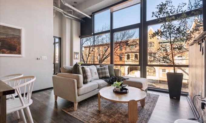 Fairmount Apartment | Stylish 3BR, Game Room, Roof Top | Cityscape Sanctuary