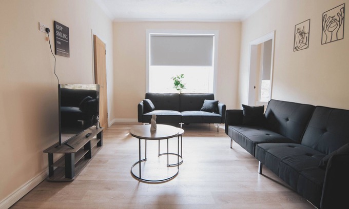 King's Park House | Stylish 3BR Home near Hampden No 264| Free Parking