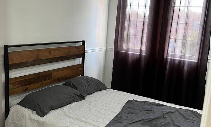 Lisgar House | Stylish 3BR Home | Steps from Lisgar GO | Peaceful Suburb Stay