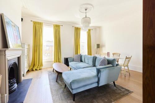Harrow Road Apartment | Stylish 3BR Home with Private Patio in Maida Vale