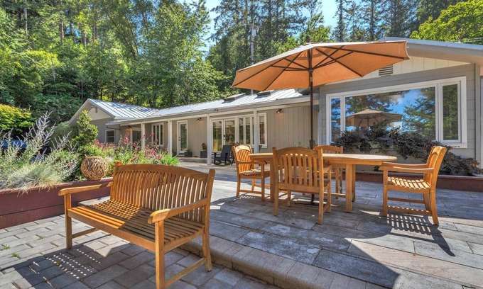 Occidental House | Stylish 3BR Retreat | Close to Coast & Wineries